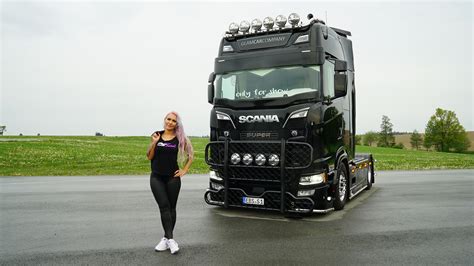 Trucker Babe Sabrina